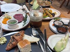 -Mark&Mars Restaurant