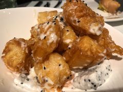 鬼马鲜果虾球-港丽餐厅