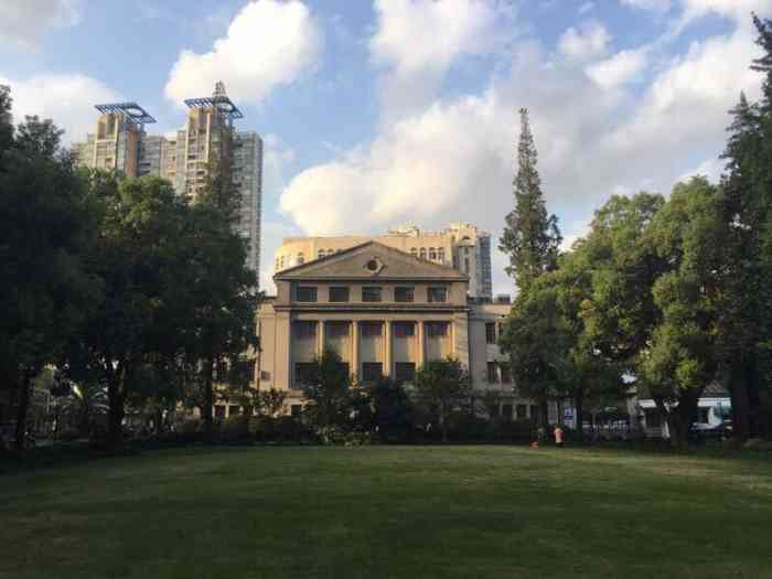 上海市第八中学-"96今天教师资格证证考试,指定考场是上海.