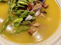 -帅巴人舅母子腊蹄民俗村