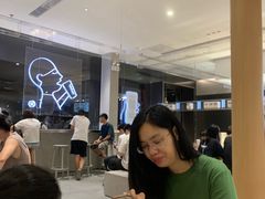 等位区-喜茶(佛山南海万科广场店)