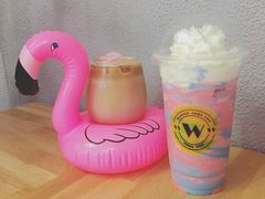 草莓拿铁-W CAFE(甜爱路店)