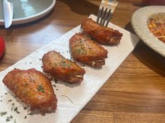 -Dragon Pizza•圆脸龙披萨·牛排餐厅