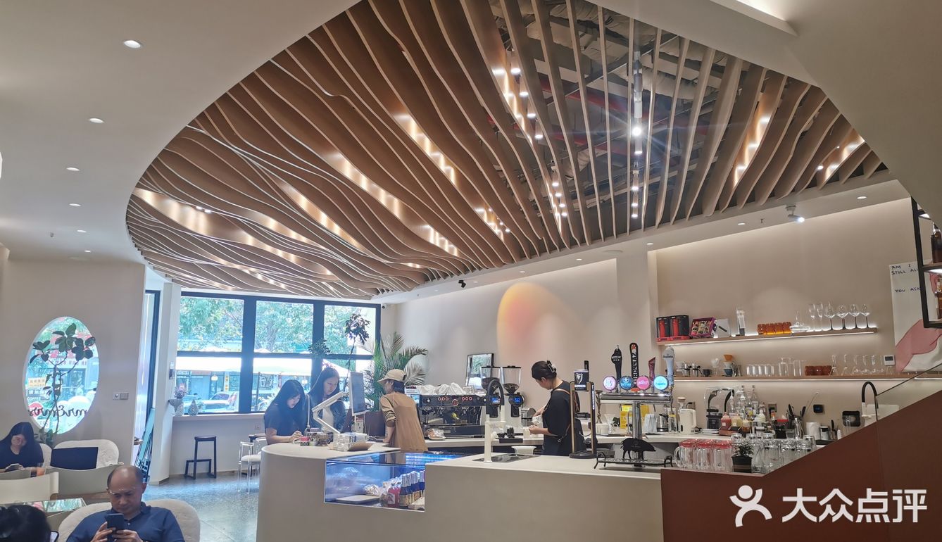 现代感咖啡馆探店