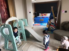 -上海滴水湖皇冠假日酒店