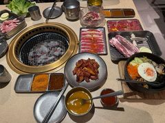 -蚂蚁洞·烤肉大营地(上海静安大悦城店)