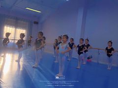 -西安小天鹅艺术团(曲江Alice店)