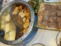 -乡土黄·鲜牛肉火锅·小龙虾(兴业街店)