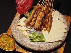 -何师烧烤Pro ·江湖川菜·小龙虾·精酿(太古里旗舰店)