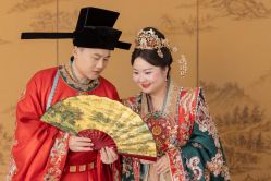 -雪中彩影婚纱摄影·微光艺术中心