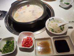 -粤小煲鲜汤猪肚鸡(丹尼斯二天地店)