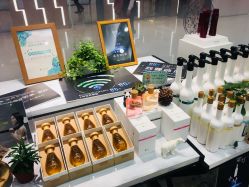 -AKOZO Beauty Salon