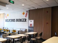 大堂-麦当劳(杨林得来速店)