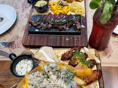 -Mark&Mars Restaurant