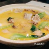 跟小姐妹團了個兩人券 又加點了老鴨湯跟蝦仁