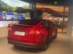 -TESLA 特斯拉(上海太古汇体验店)
