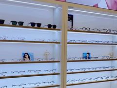 -罗伯特眼镜·蔡司官方授权(前海桂湾店)