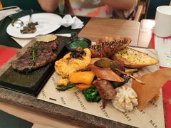 -Mark&Mars Restaurant