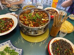 -牟记江湖重庆地标特色菜鱼蛋海鲜羊蝎子(巴南区黑金冠十多年好店)