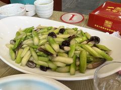 芦笋炒鸡枞菌-乔家小院•本地小海鲜•非遗驴肉(万年泉路店)