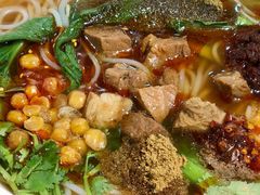 -爆炸头阿姨小四川正宗川味小吃(无任何分店)