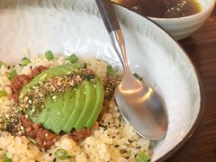 牛油果拌饭-小食院简餐厅