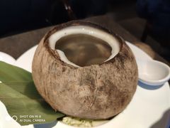原只椰炖乌鸡汤-汤城小厨•粤菜•靓汤(苏州街店)