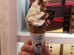 大白兔冰淇淋-GODIVA(海岸城店)