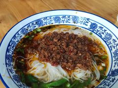 -渝之汇牛肉豌杂面
