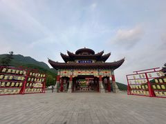 -九鼎铁刹山风景区