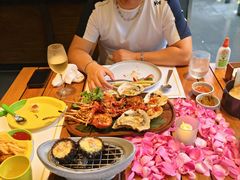 -三亚艾迪逊酒店·海滩烧烤 BARBACOA·现场乐队·浪漫晚餐·烧烤海鲜