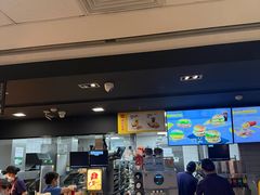 -麦当劳(上海虹桥站30B检票口楼上)