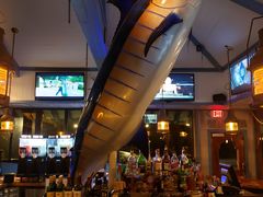 -Wahoo's Seafood Bar and Grill Restaurant