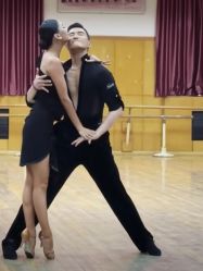 -一舞学苑拉丁舞