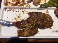 苏尼特金质烤羊排-三个蒙古大叔羊肉串(大宁店)