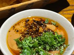 -老牌坊云南鱼豆花火锅(爱建店)