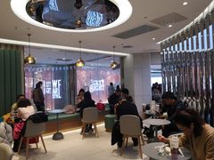 等位区-奈雪的茶(亨特国际广场店)