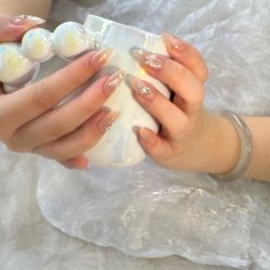 -爱纶美·美甲美睫半永久