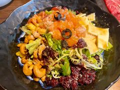 三文鱼牛油果蔬菜沙拉-山葵家居酒屋(天目里店)