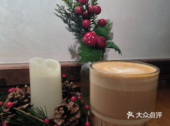 朋友一直期待来这家尝尝，于是就来啦 店内装修有点苏格