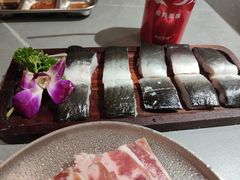 -围炉肉舍•炭烤活鳗•丹东海鲜烤肉(步行街店)