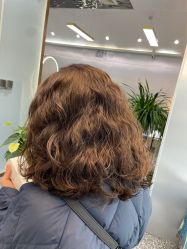 -Tloml salon