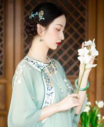 -租旗袍租礼服馆
