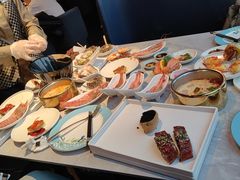 -雍容荟帝王蟹活龙虾展台自助(IFS黑金店)