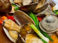 葱姜炒花蛤-鑫悦楼煎蟹·16年海鲜大排档
