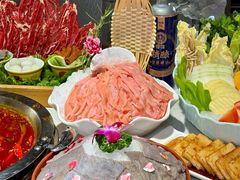 -茅草房·河畔园林火锅