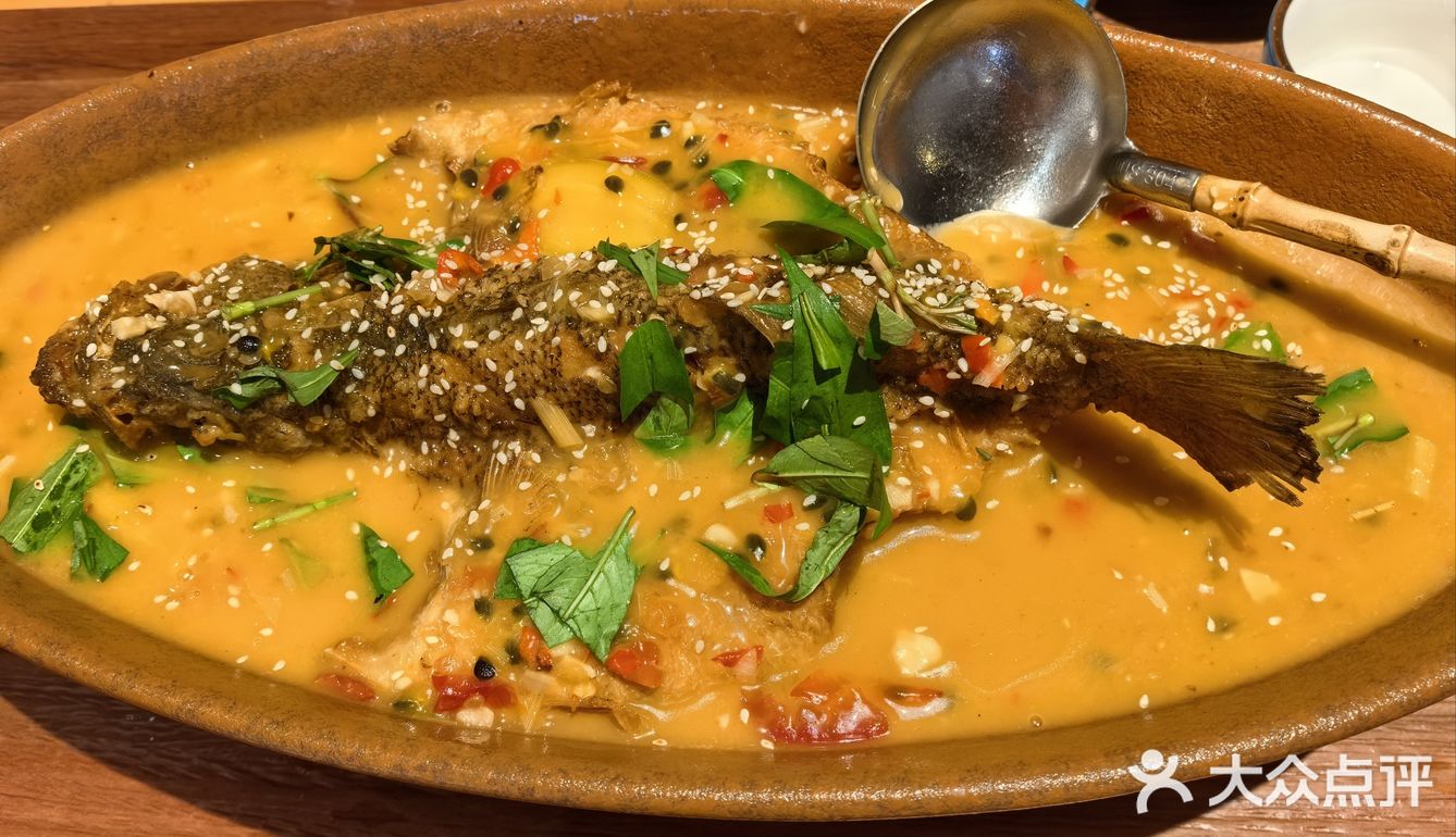 强推蜂蜜烤鸡和包烧野生菌！泡鲁达特别大一碗