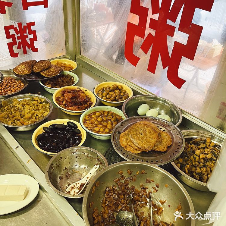 澄海｜文祠路附近无招牌的街头白粥铺