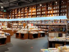 零售区-阅·潮Readzone(珠海华发商都店)