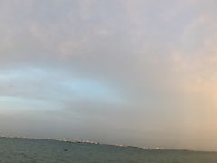 -东海岸人工湖美食村